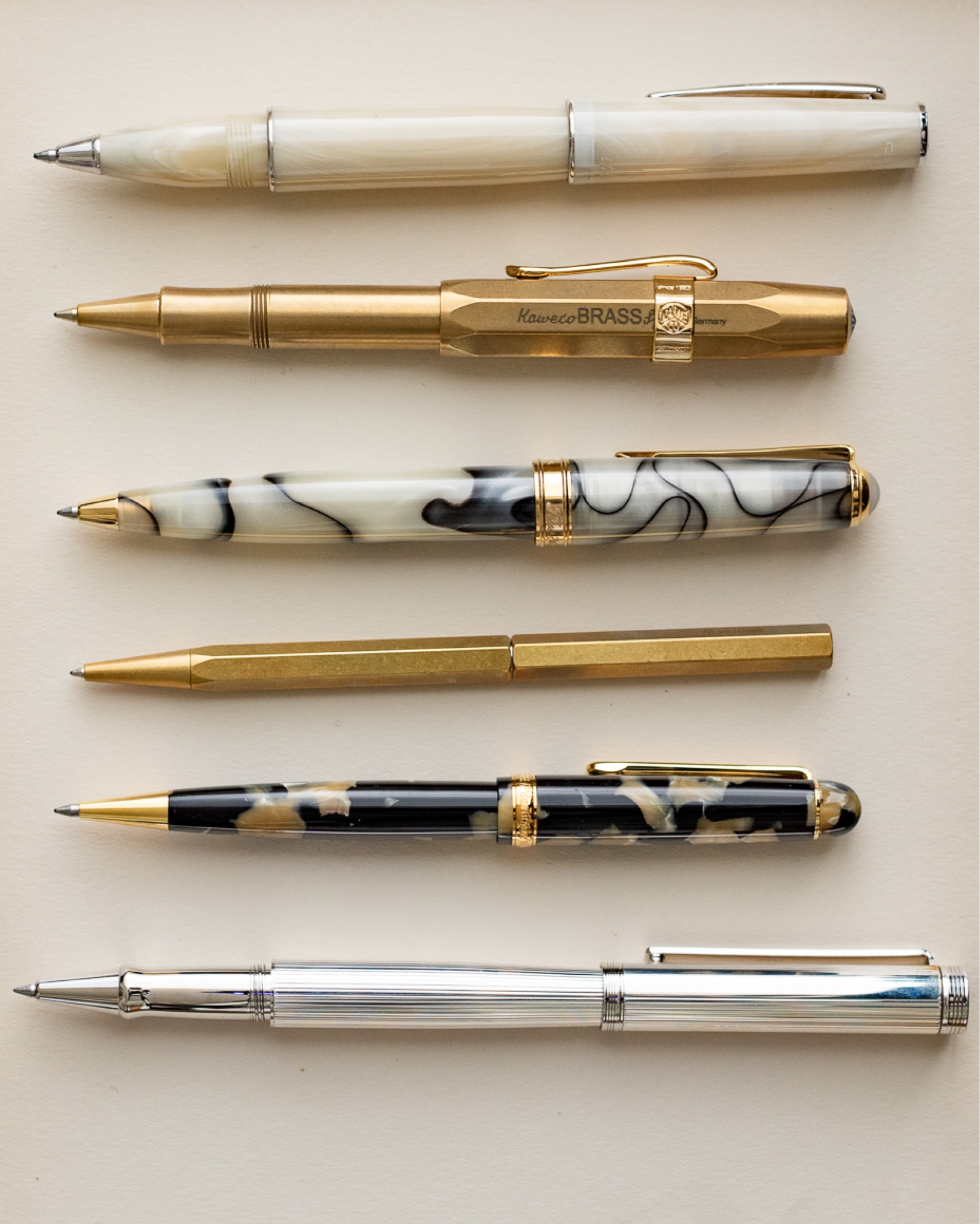 Rollerball & ballpoint pen round-up! These make great gifts for moms, dads, and grads. 