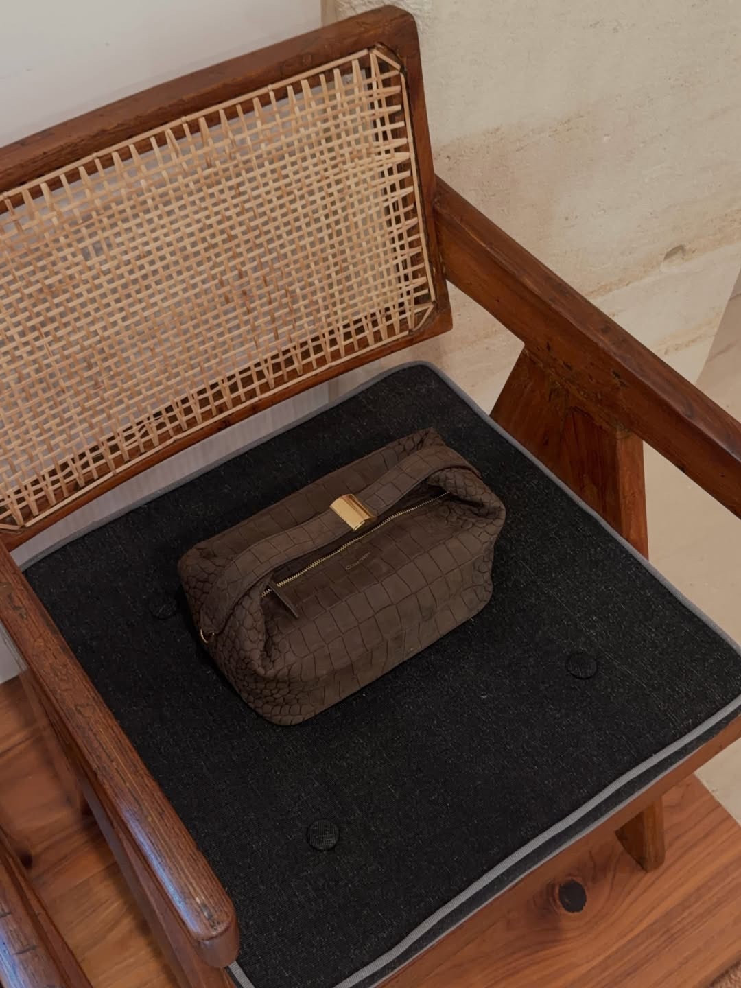 The most perfect Calvin Klein handbag!

#LTKootd #LTKgrwm #LTKdayinmylife