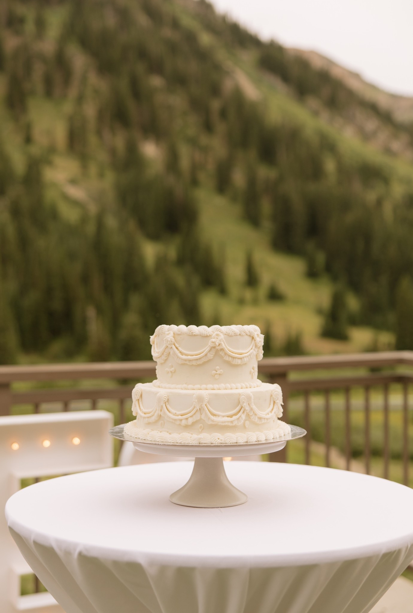 White two tier classic vintage wedding cake inspo. Cake by @kickash_cakes_ on Instagram 

#LTKWedding