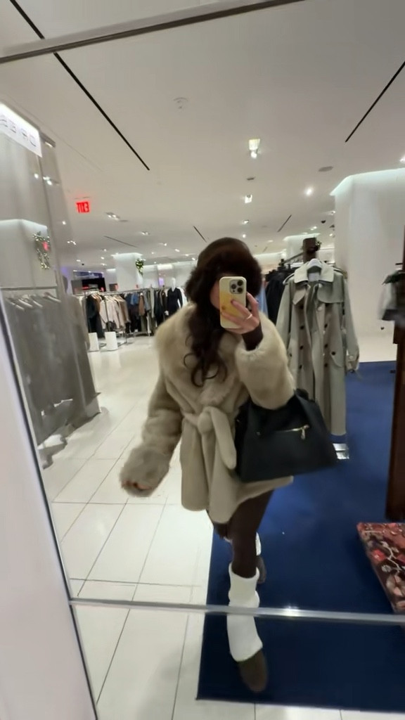 NYC winter outfit

#LTKHoliday #LTKSeasonal #LTKootd