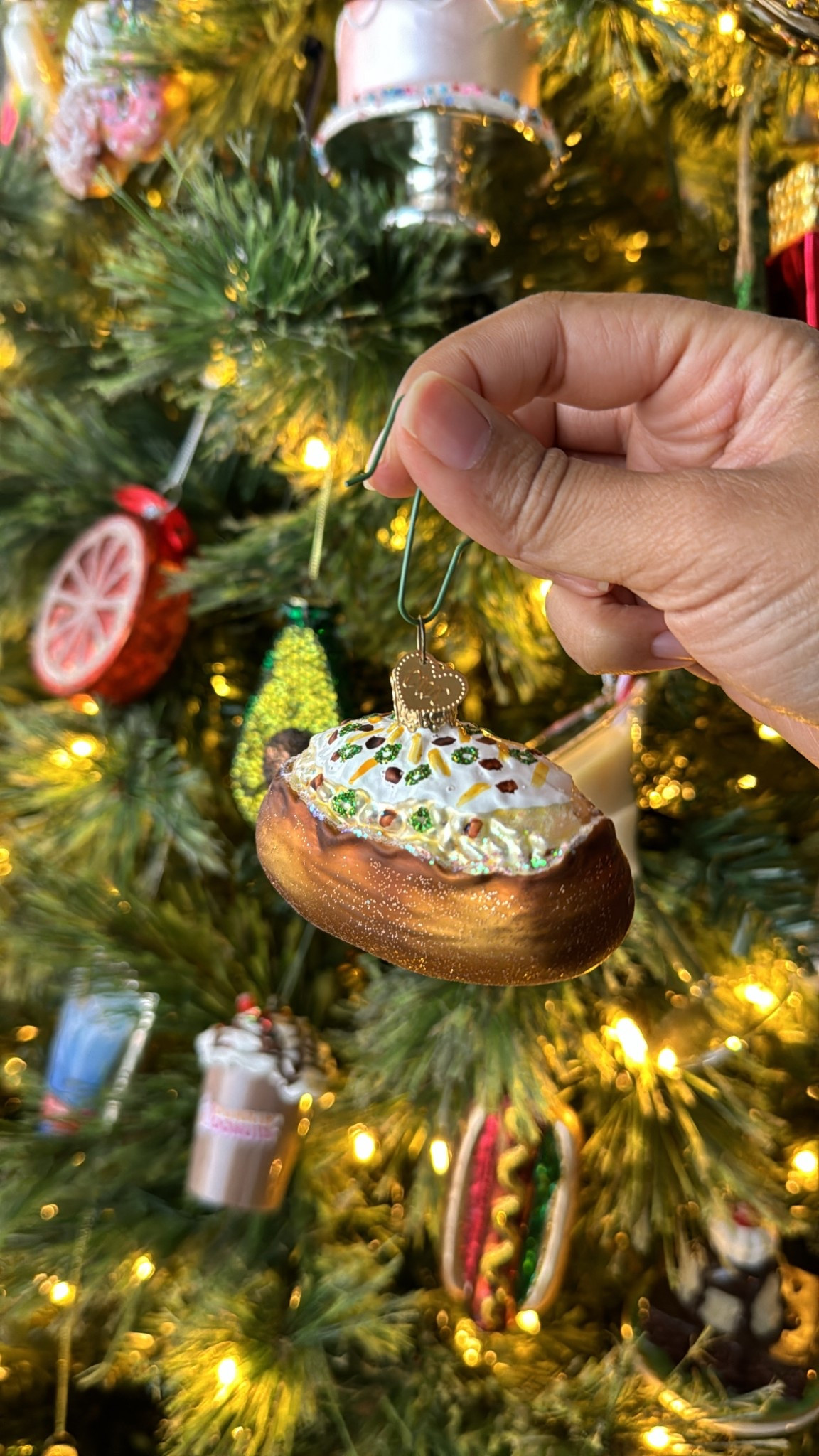 Today’s ornament of the day: a baked potato ornament. // potato ornament, food ornament, food themed Christmas tree

#LTKSaleAlert #LTKFindsUnder50 #LTKHoliday