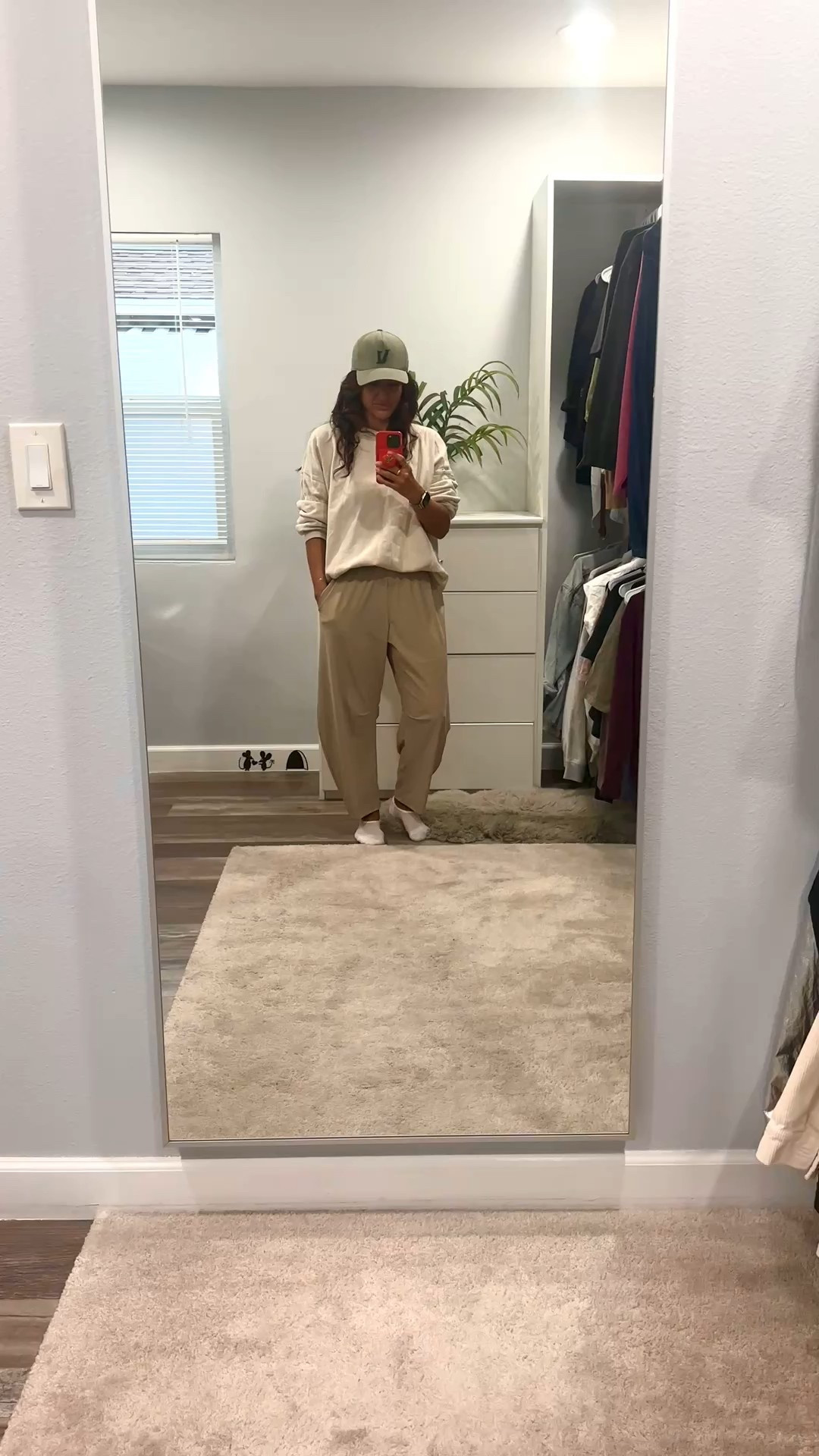 I used to think I had to wear tight or fitted clothes in order to feel “feminine”. Thankfully, now that I’m the right side of 35 I know that comfort is key and I can often be found shopping in the men’s department 😆

#LTKStyleTip #LTKFallSale #LTKActive