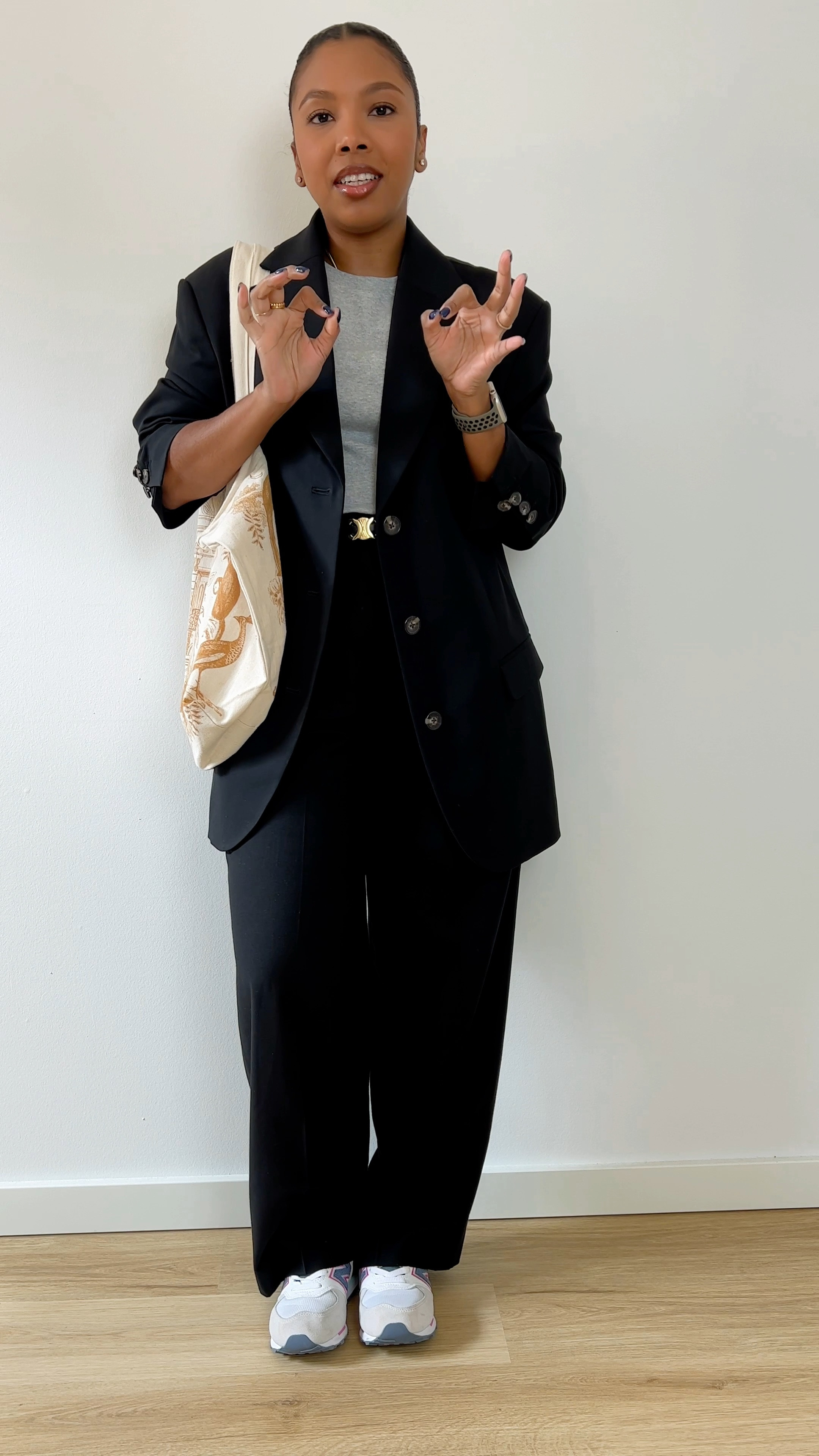 Running errands outfits, black suit, wide leg trousers, new balance sneakers 

#LTKeurope #LTKcurves