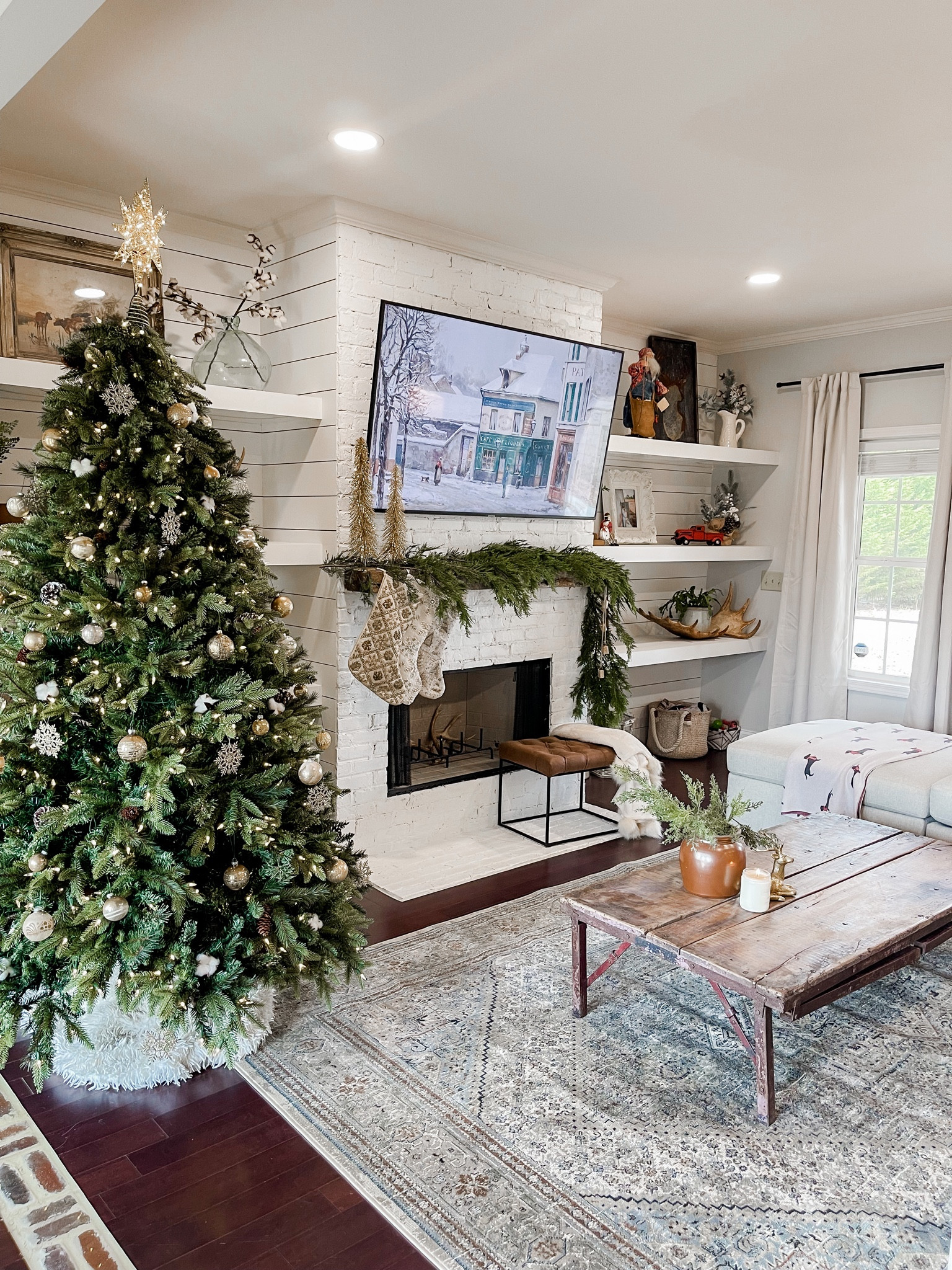 The best view of Christmas 

#LTKSeasonal #LTKHoliday #LTKhome