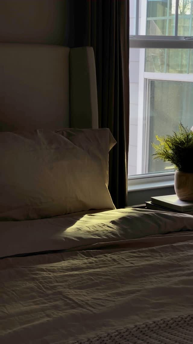 I love bringing fresh spring touches to my home, and these light, airy sheets are the perfect refresh for my guest bedroom 🌿🌿

These Amazon sheets are insanely soft, breathable, and give that luxe hotel feel ☁️ ✨

Link my bio! #gokottapartner #gokottasheets
.
.
.
.
.
.
.
.
.
.
.
.
.
.
#guestbedroom #roomrefresh #transitionaldecor #organicmodern #neutralhome #amazon #amazonhome