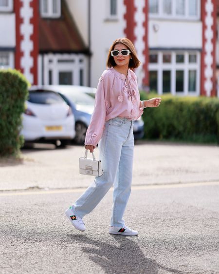 Full Sleeve Pink Top Light Blue Denim Jeans White Trainers White Mini Bag White Sunglasses Spring Outfit Everyday Outfit Summer Outfit Smart Casual Look

#LTKeurope #LTKstyletip #LTKover40