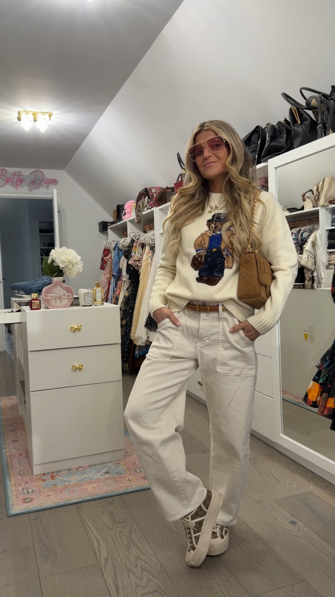 Lunch and a movie with the kids, but still wanted to feel put together.

This is one of my favorite easy outfit formulas:
relaxed trousers + a crisp tee + one good accessory.

Comfortable enough for a sticky movie seat, polished enough for lunch before.

Comment SHOP and I’ll send you everything from this outfit.

#LTKdayinmylife #LTKootd #LTKgrwm