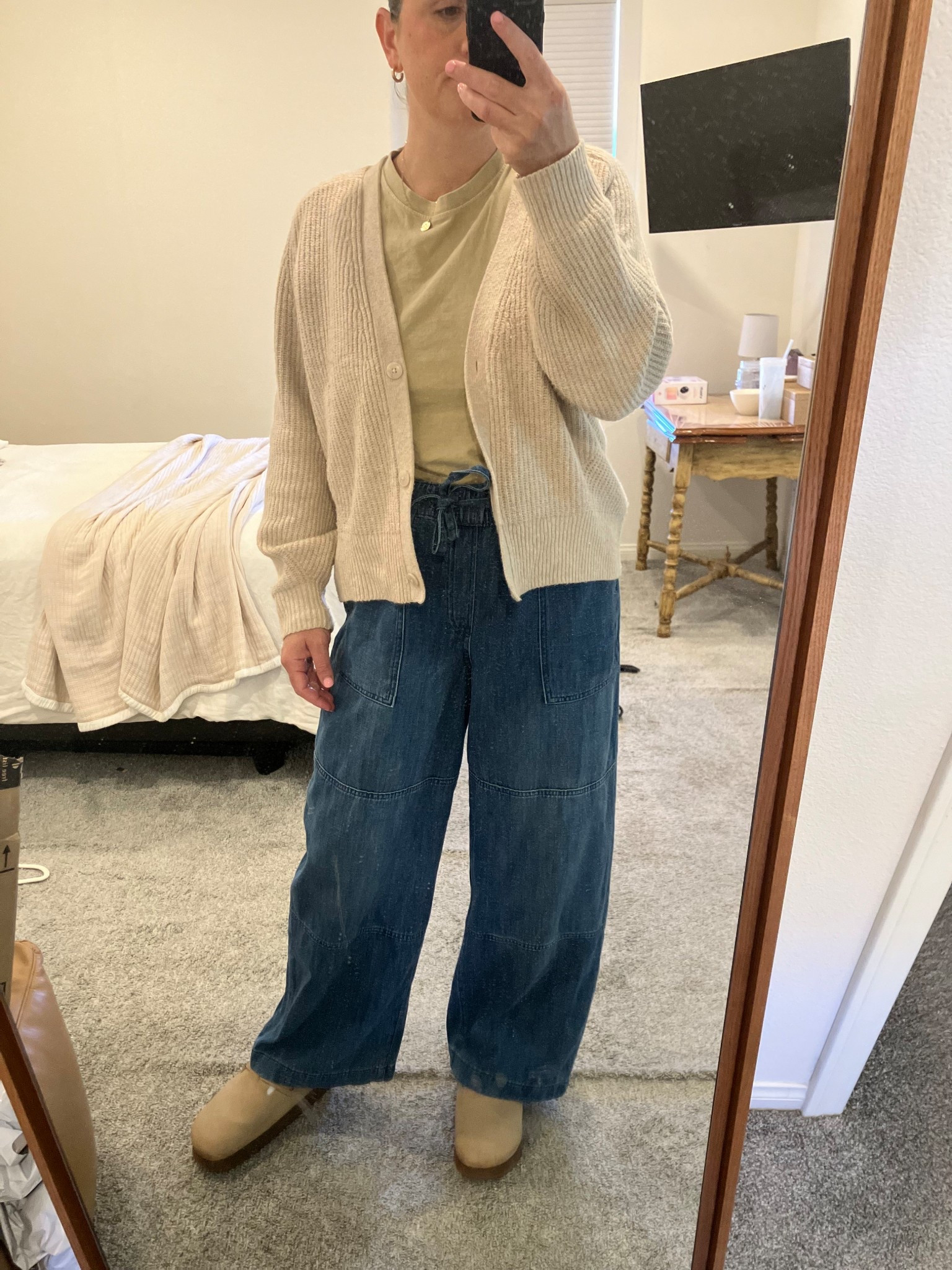 Postpartum cozy outfit 
Transitional spring outfit 
Size down in pants 

#LTKMidsize #LTKSaleAlert #LTKFindsUnder50