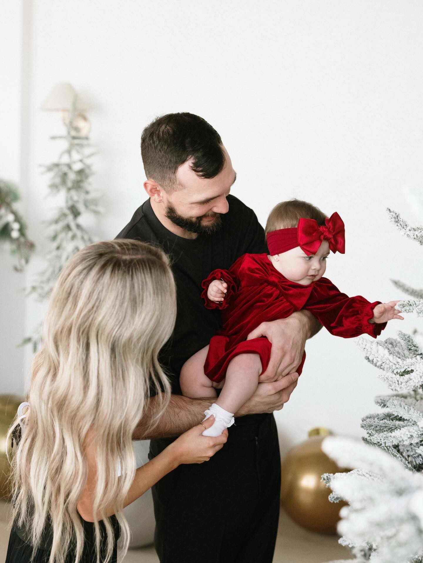 a christmas to remember !!! 🥰🎁🎄❤️🎅🏼

christmas card, merry christmas, happy holidays, holiday card, family christmas photos, outfits for family photos

#LTKBaby #LTKmomlife #LTKHoliday