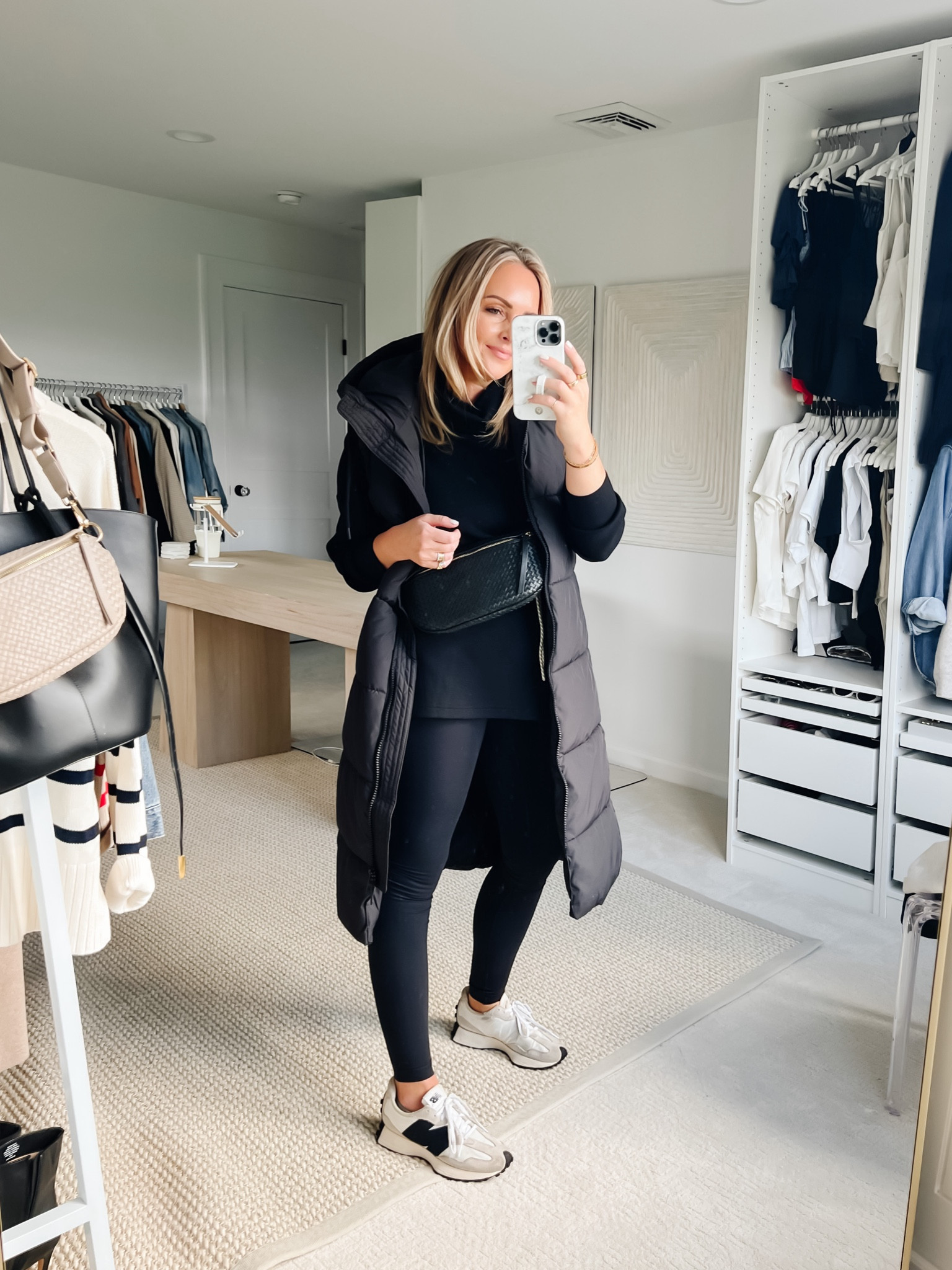 Everyday mom style

TOP: TTS (small)
LEGGINGS: Size down (XS)
VEST: Size down (XS)
SNEAKERS: size down 1/2 size