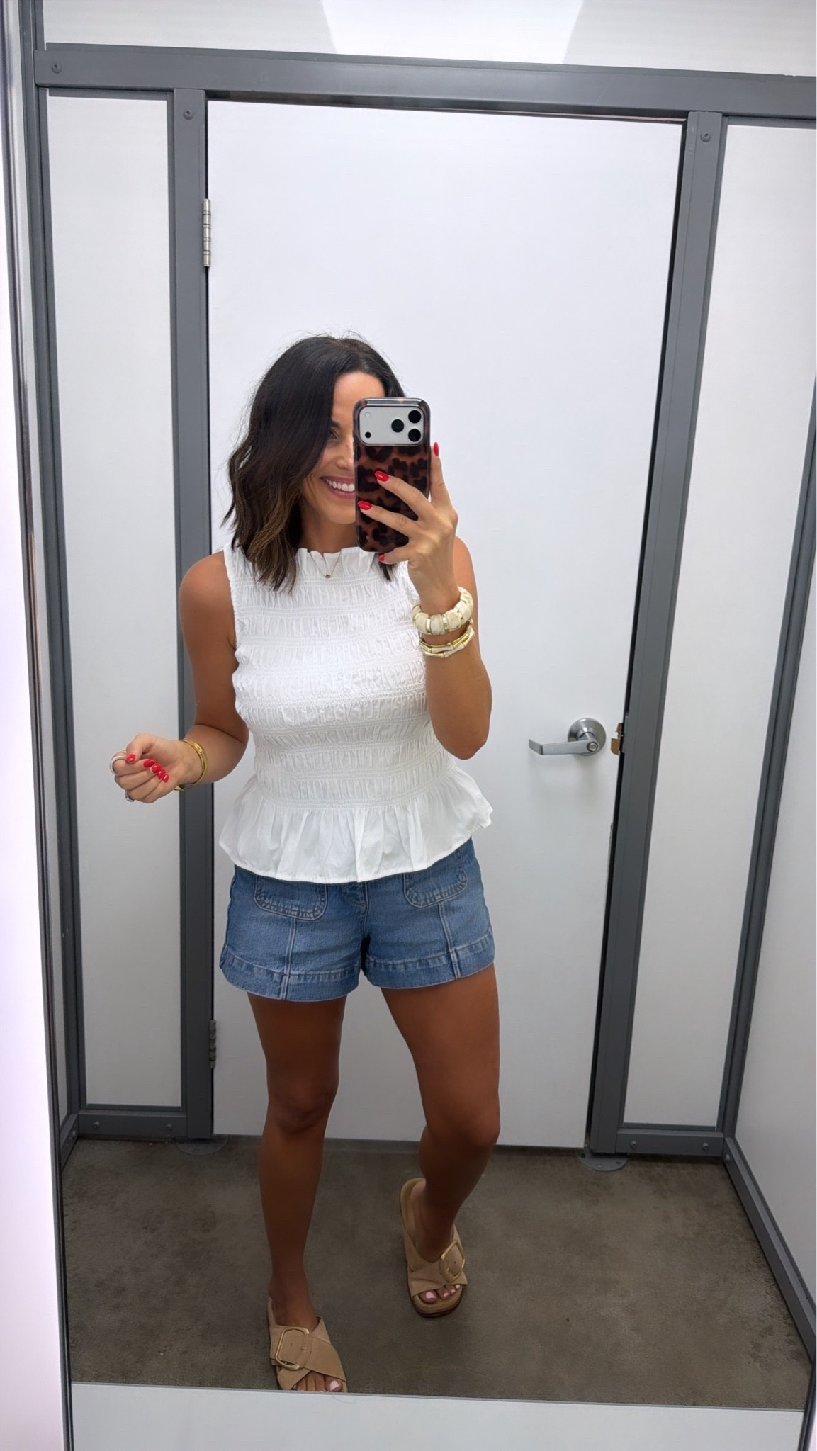 Walmart is absolutely crushing it with the summer tops 🤍

This smocked tank is so flattering, lightweight, and easy to throw on with denim shorts for an everyday look. One of those pieces that looks way more expensive than it is!

Size XS
5'3 for reference

#walmartfashion #walmartfinds #walmartstyle #affordablefashion #summeroutfit #casualstyle #everydayoutfit #lookforless #summerstyle #denimshorts #fashionfinds #budgetfriendlyfashion #ltkstyle #ltkfashion #walmarthaul