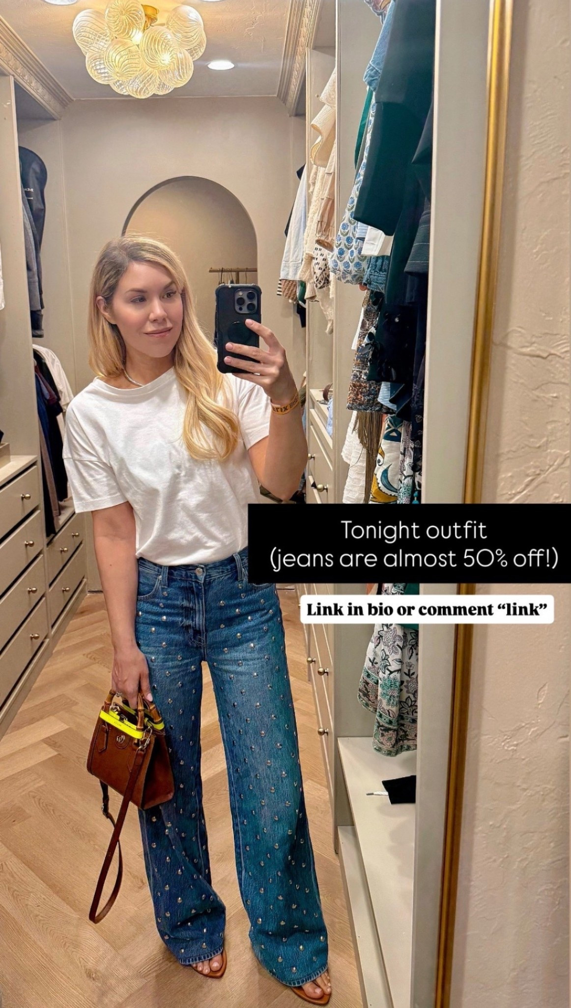 Jeans are almost 50% off!


#LTKSeasonal #LTKSaleAlert #LTKdayinmylife