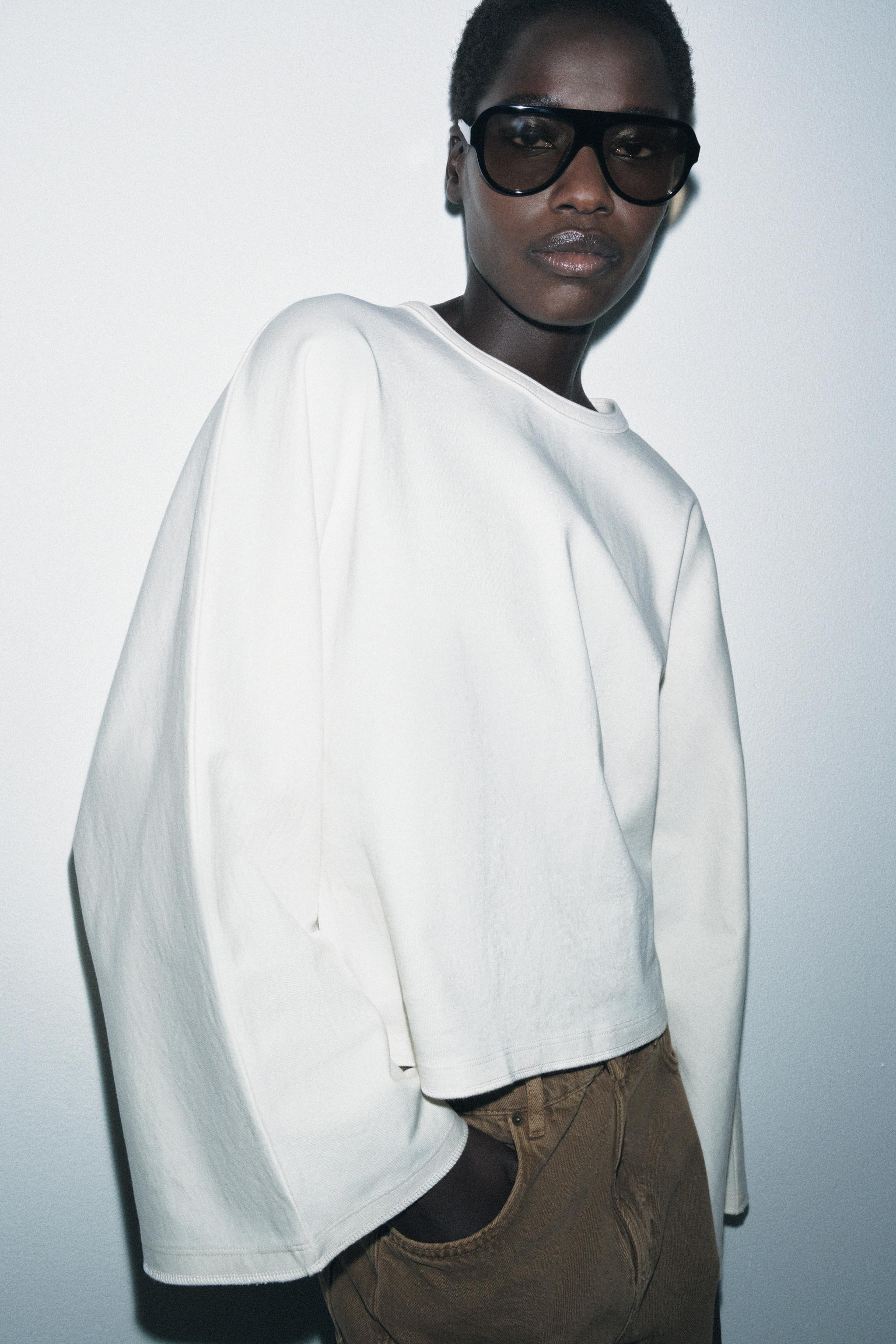 T-SHIRT MIT CAPE-ÄRMELN | Zara DE