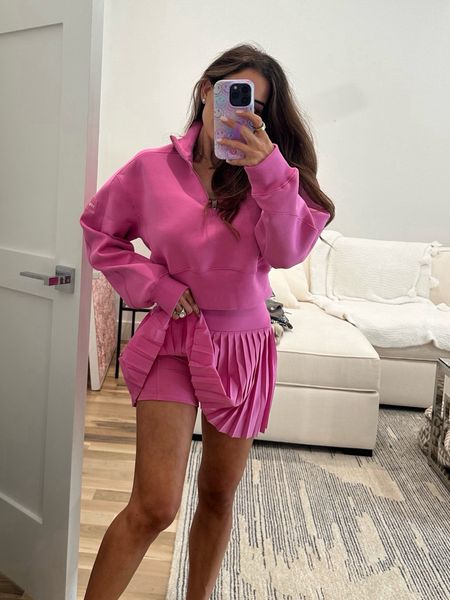 Pink athletic skirt size xxs on sale, pullover xxs 

#LTKFindsUnder100 #LTKSaleAlert #LTKFindsUnder50
