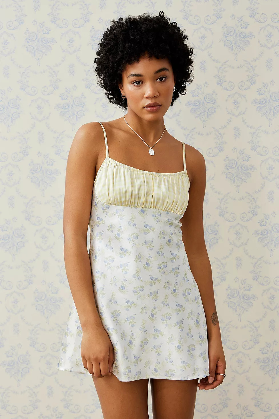 Kimchi Blue Nadine Mini Dress | Urban Outfitters (EU)