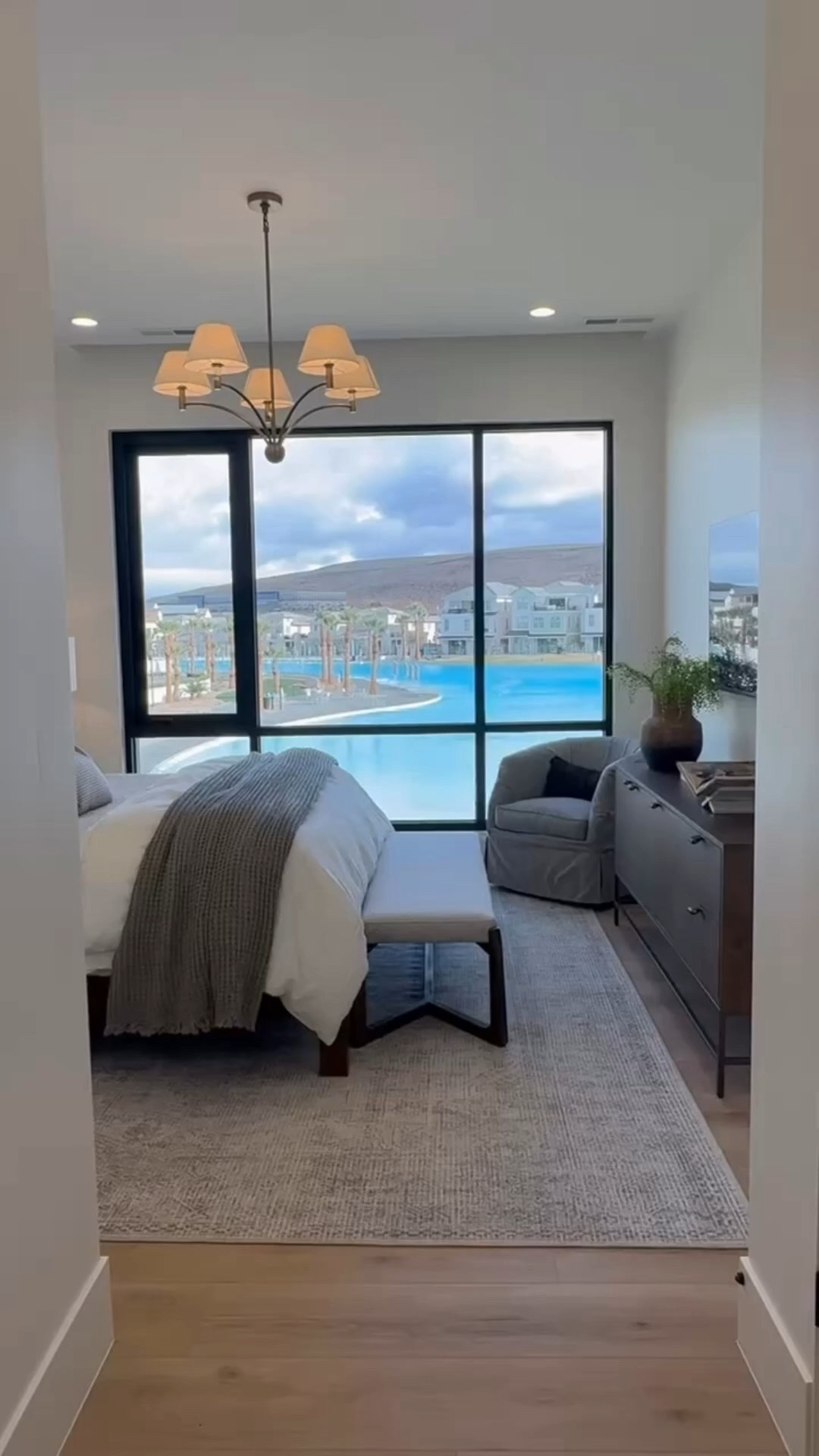 Shop our @onequince favorite bedding!  The quilt is so beautiful and the sheets are so soft!! #quincepartner