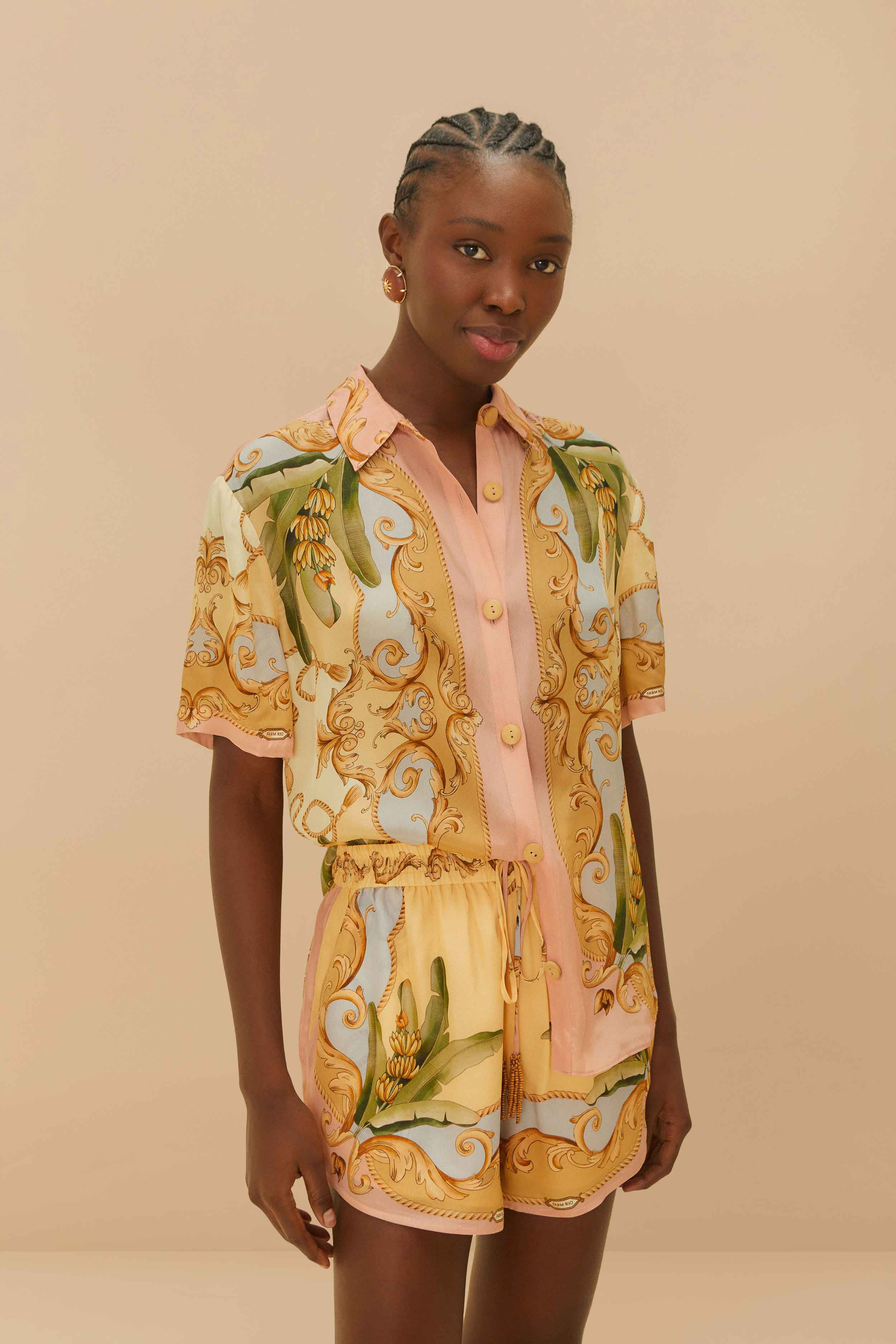 Multicolor Banana Royalty Kaleidoscope Shorts | FarmRio (US)