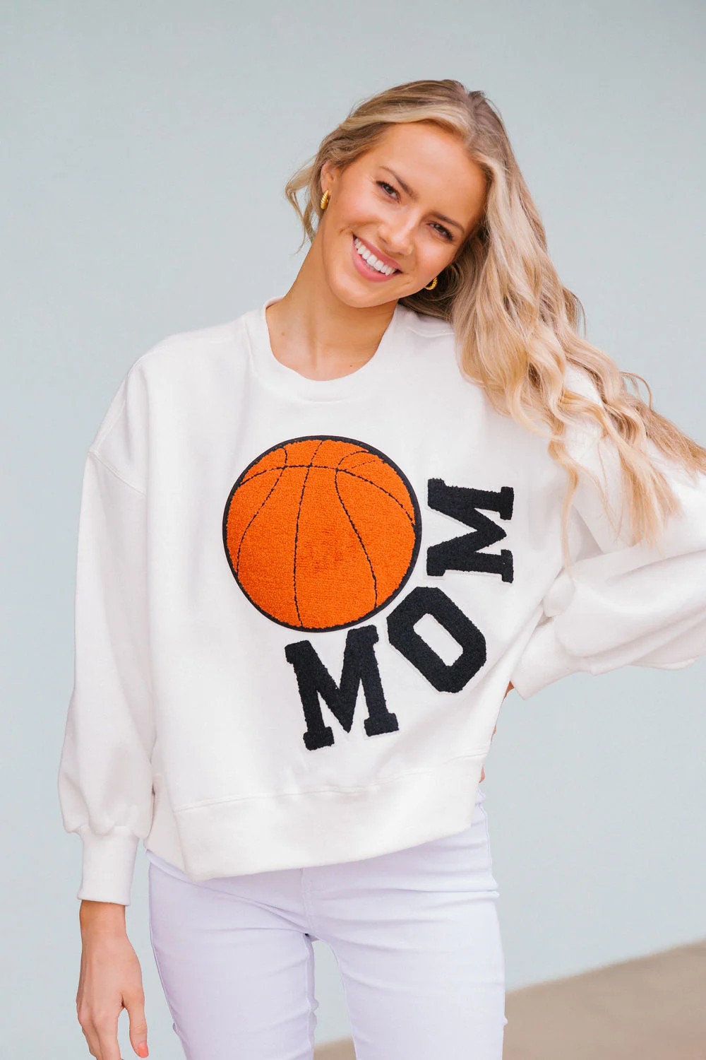 BASKETBALL MOM WHITE PULLOVER | Judith March