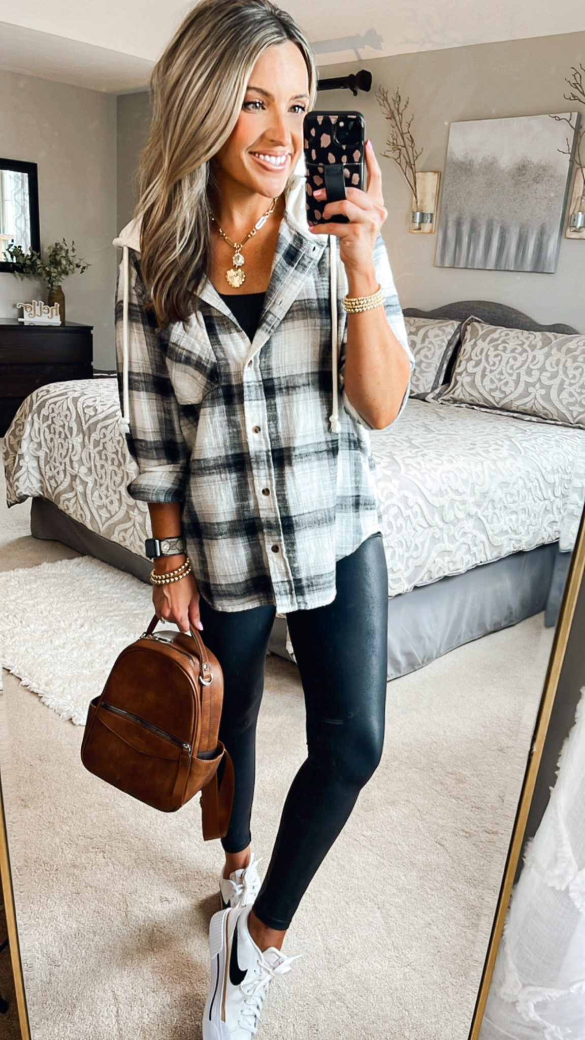 This flannel is going to a closet staple for fall! You’ll grab for it on repeat because it’s so comfortable and CUTE! I sized up one, wearing a medium & I love the oversized fit it gives, especially with leggings 🤗 

#LTKFindsUnder50 #LTKStyleTip #LTKSeasonal