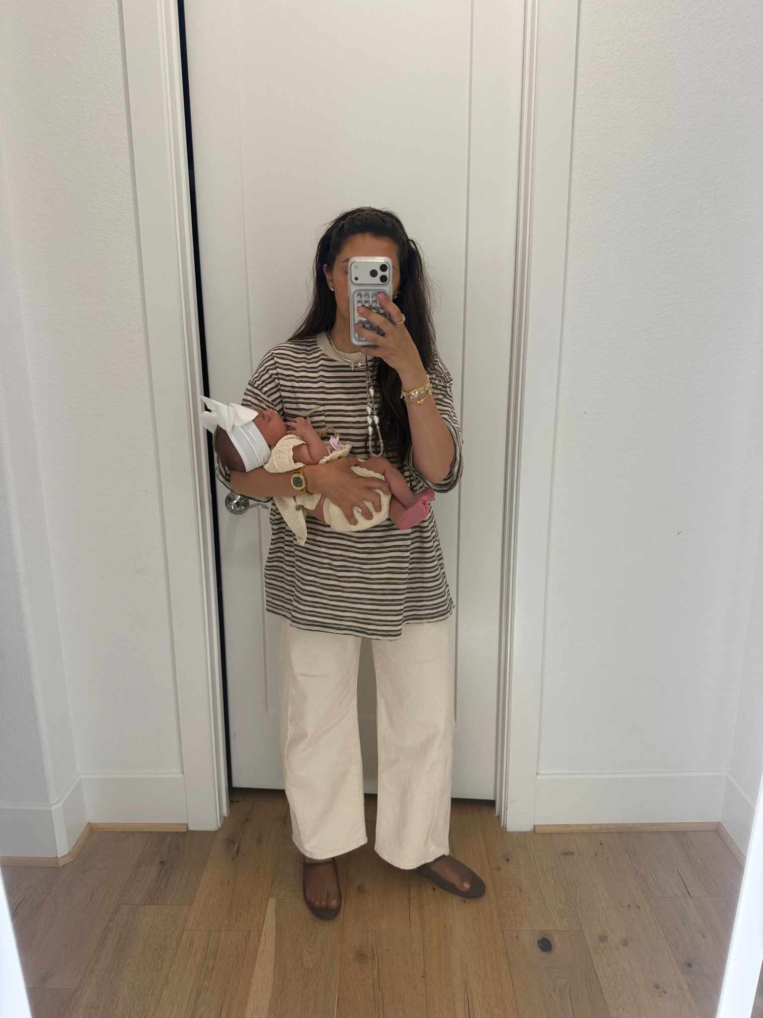 I just bought my 3rd color of this free people top! Such a versatile piece to wear with biker shorts or denim! 

Top: small 
Pants: 28

Dressupbuttercup.com #dressupbuttercup #dederaad


#LTKmomlife #LTKootd