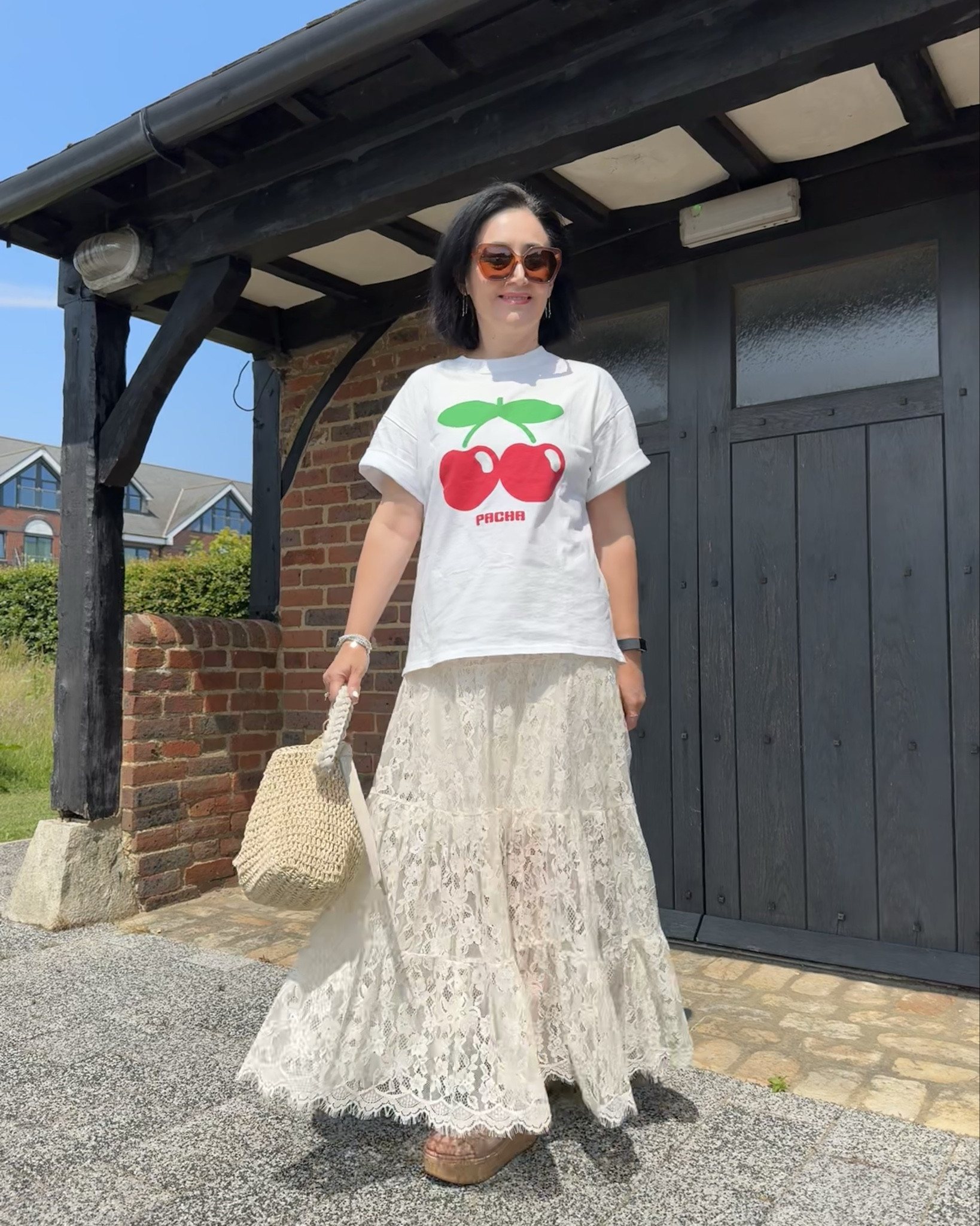 Casual day time look.
Use BEAUTIFULEVERYDAY_UK15 for 15% off at LK Bennett
Identical FitFlop sandals no longer available, tagged closest alternative. 