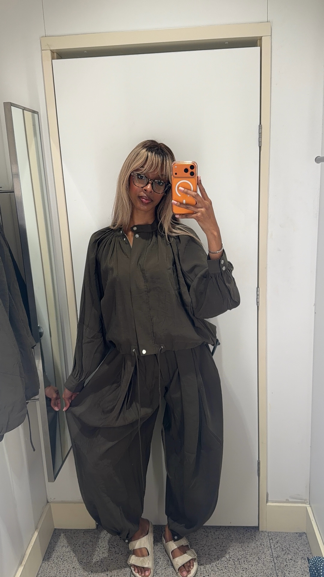 size down in pants! i got a size 2. for the jacket i sized up and got a medium for an extra oversized look 

#LTKootd #LTKvlog #LTKgrwm