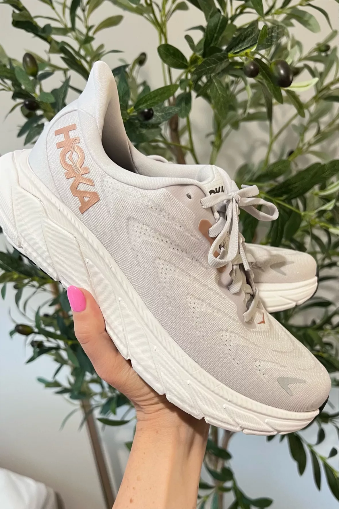 Hoka Bondi 8 Sneakers curated on LTK  Athleisure outfits summer, Sport  dress outfit, Athleisure outfits