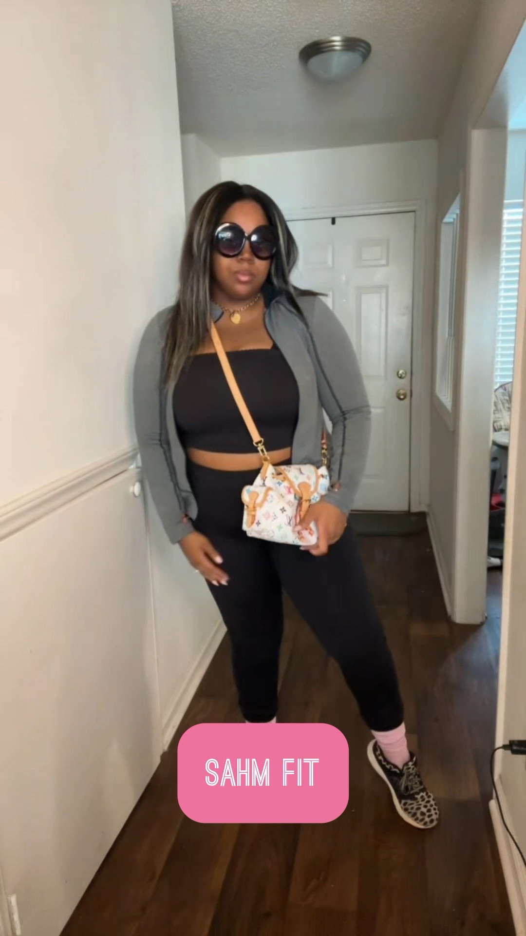 SAHM outfit 🤩


Minority, mom style, stay at home mom, midsize, mom style, SAHM life, workout outfit, fit mom 



#LTKActive #LTKSpringSale #LTKmomlife