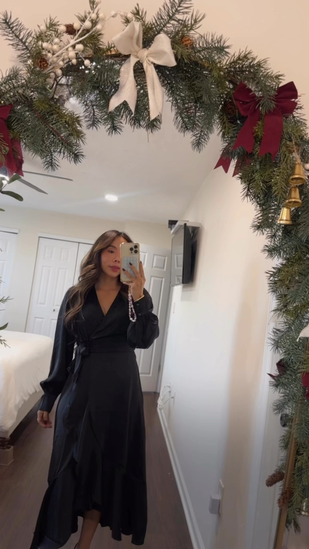 The perfect dress for any holiday party 

#LTKCyberWeek #LTKFindsUnder50 #LTKStyleTip