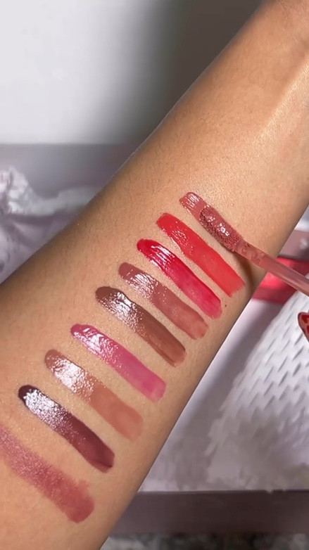 @colourpopcosmetics Cloud Whip Liquid Lipstick swatches 💄

#colourpop #colourpopme #colourpopcosmetics #prunboxing