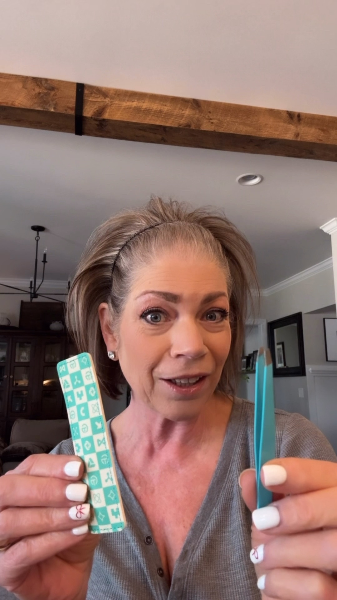 Best tweezers!! They grab the finest of hairs without breaking them off.



#LTKselfcare #LTKmorningroutine #LTKBeauty