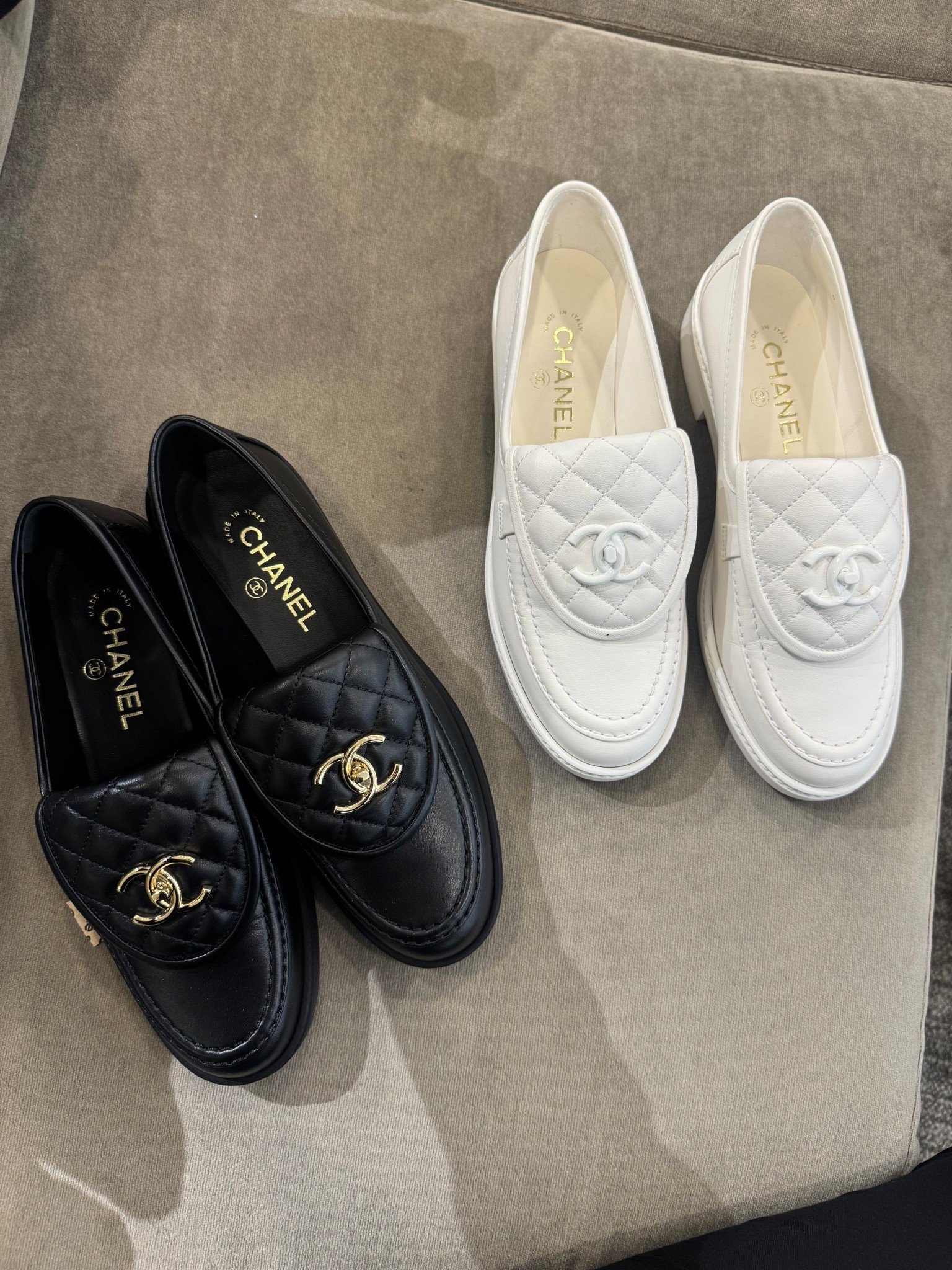 My current obsession. Styling these over and over this fall. 🖤🤍