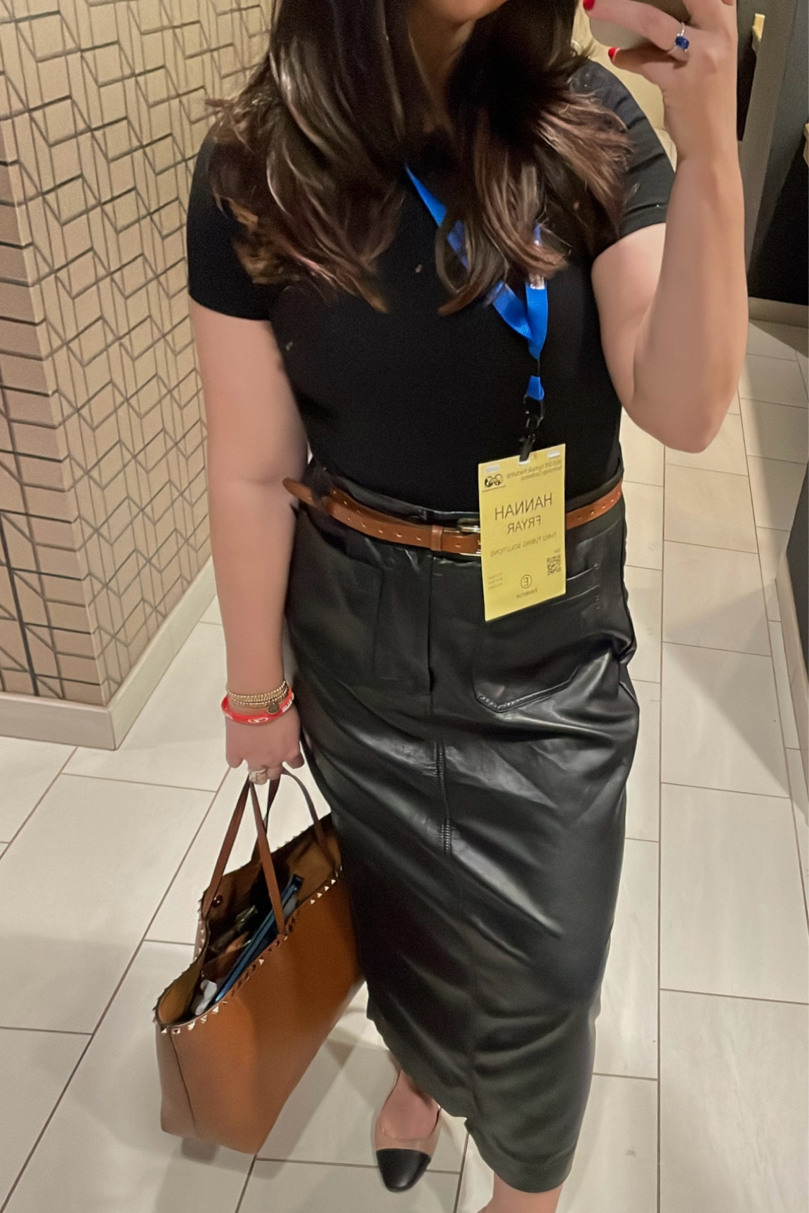 Shirt: Black, medium
Skirt: Black, Large but could’ve sized down, had stretch to it!
Shoes: Tan&Black, size 9 TTS
Belt: M/L