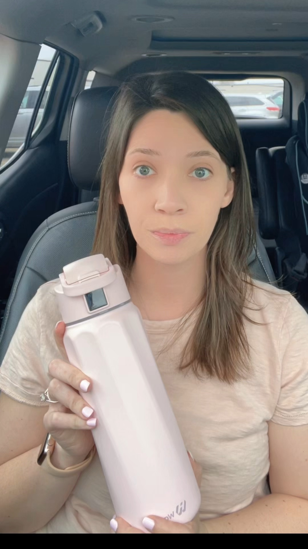 POV: You forget to drink water… until your bottle literally glows at you. 😂💧
This smart water bottle tracks your sips, reminds you to hydrate, and even lets you earn rewards for drinking water.
Keeps drinks cold, fits in your cup holder, and lasts two weeks on a single charge.
Honestly, it’s the hydration buddy I didn’t know I needed.

#LTKWatchNow #LTKActive #LTKFindsUnder50