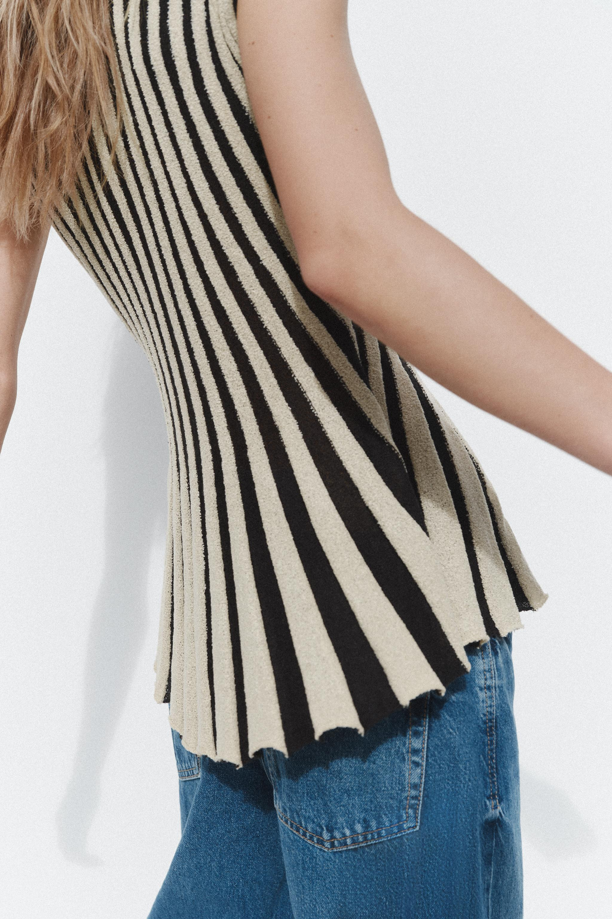 STRIPED CROPPED KNIT TOP | Zara US