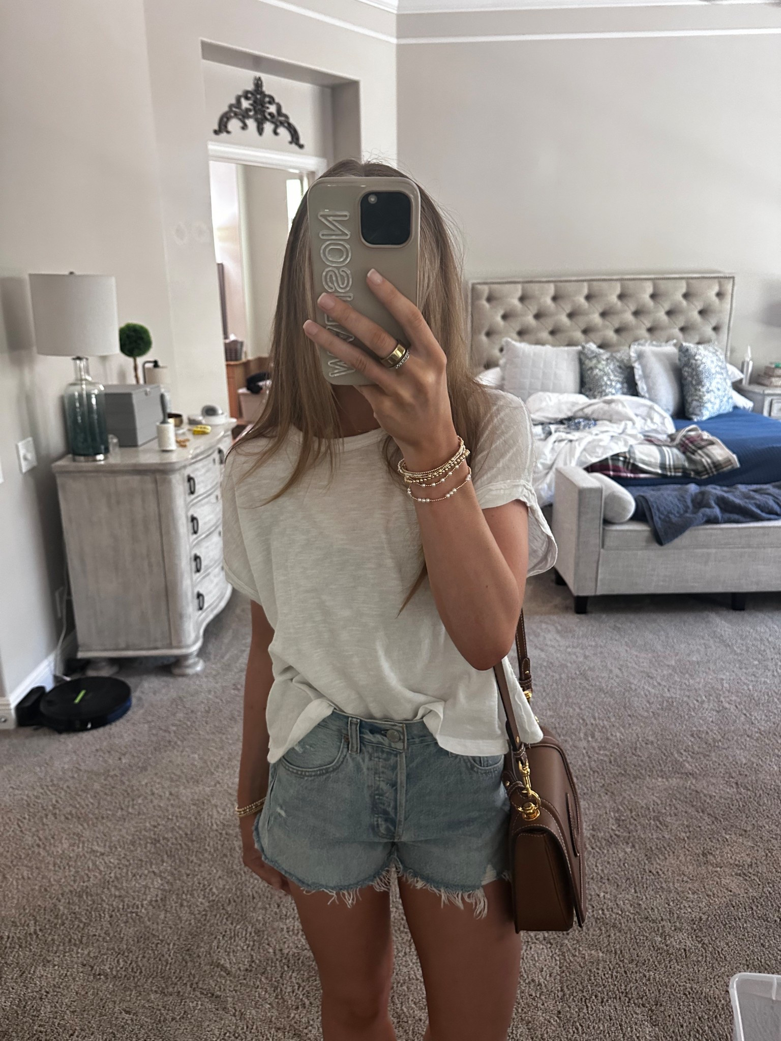 Simple and casual shopping day outfit! Both the top and shorts are under $100

#LTKStyleTip #LTKSeasonal #LTKPetite