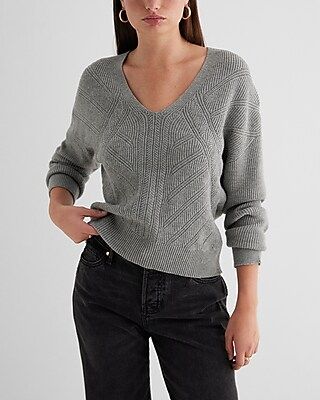 Relaxed Stitched V-Neck Long Sleeve Sweater | Express