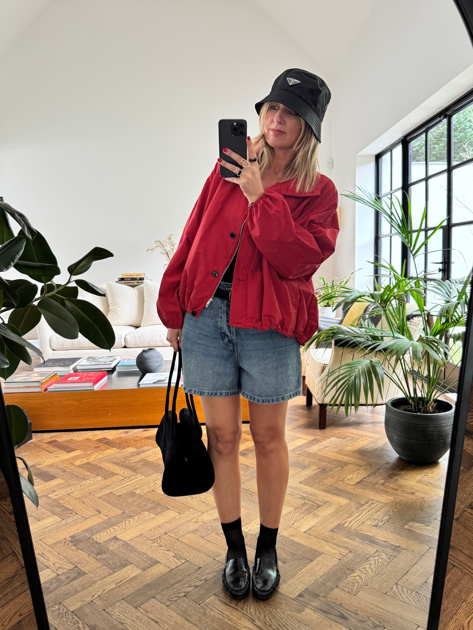 Oasis Outfit Idea 

Red jacket | freepeople | shorts | loafers | massimodutti | summer | concert | Wishlist 