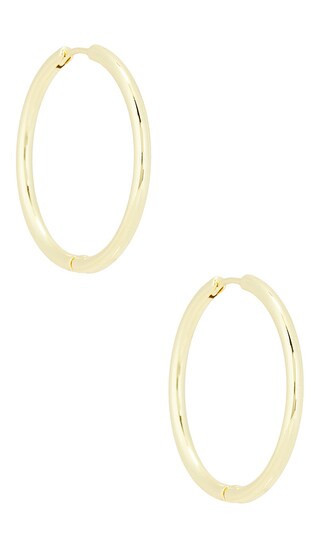 SHASHI Essential Hoop Earrings in Metallic Gold. | Revolve Clothing (Global)