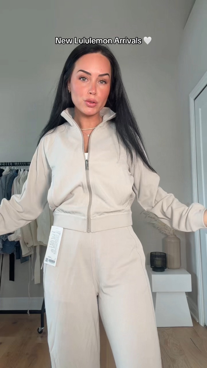 How cute is this new lululemon softstreme outfit 😍 I will have it added to my LTK in the lululemon section! 

My sizing 5’7, 145lbs, 32dd
I’m wearing size smalls 

#LTKActive #LTKootd #LTKgrwm