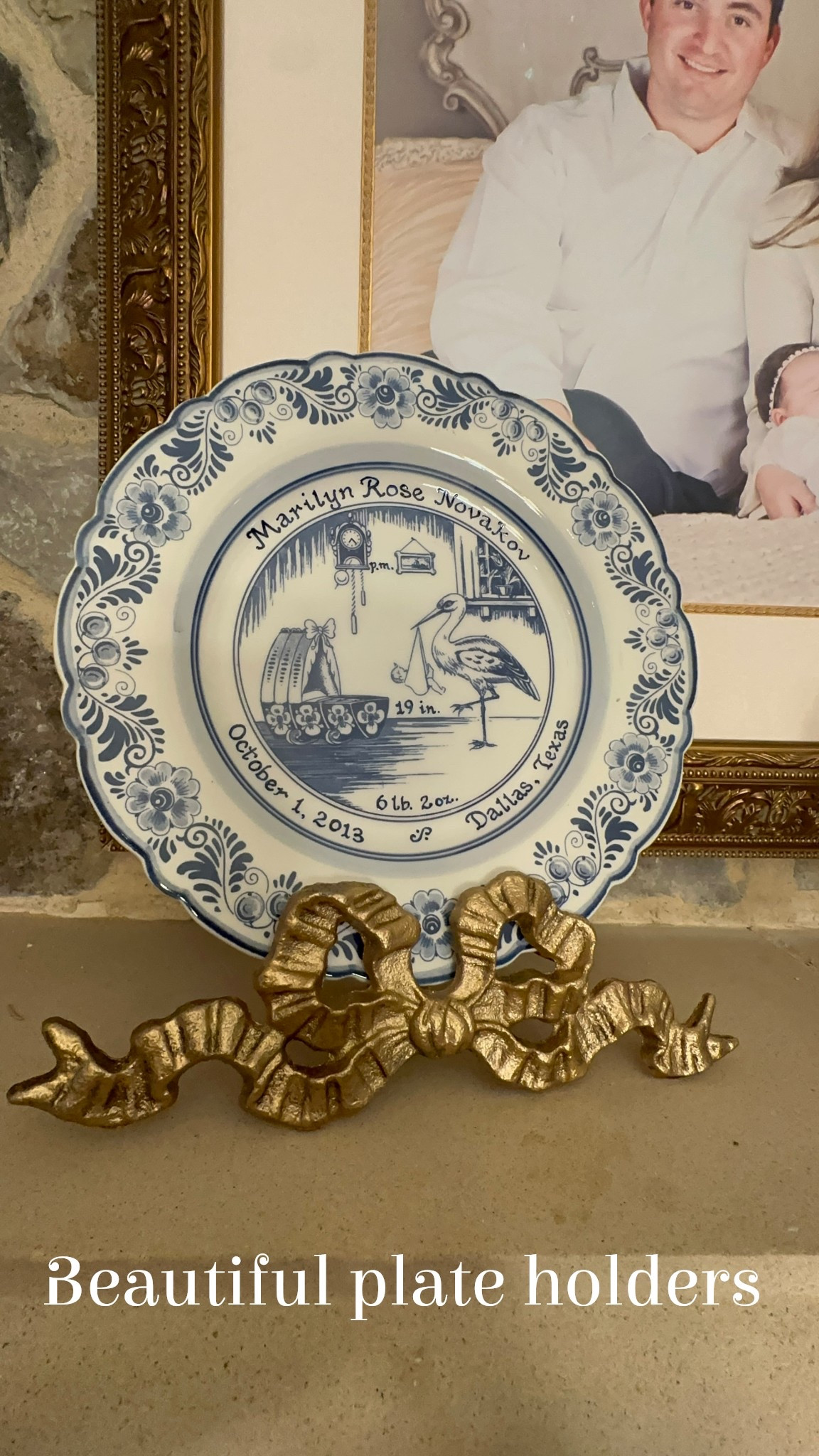 These are so gorgeous and very reasonable plate holders! 