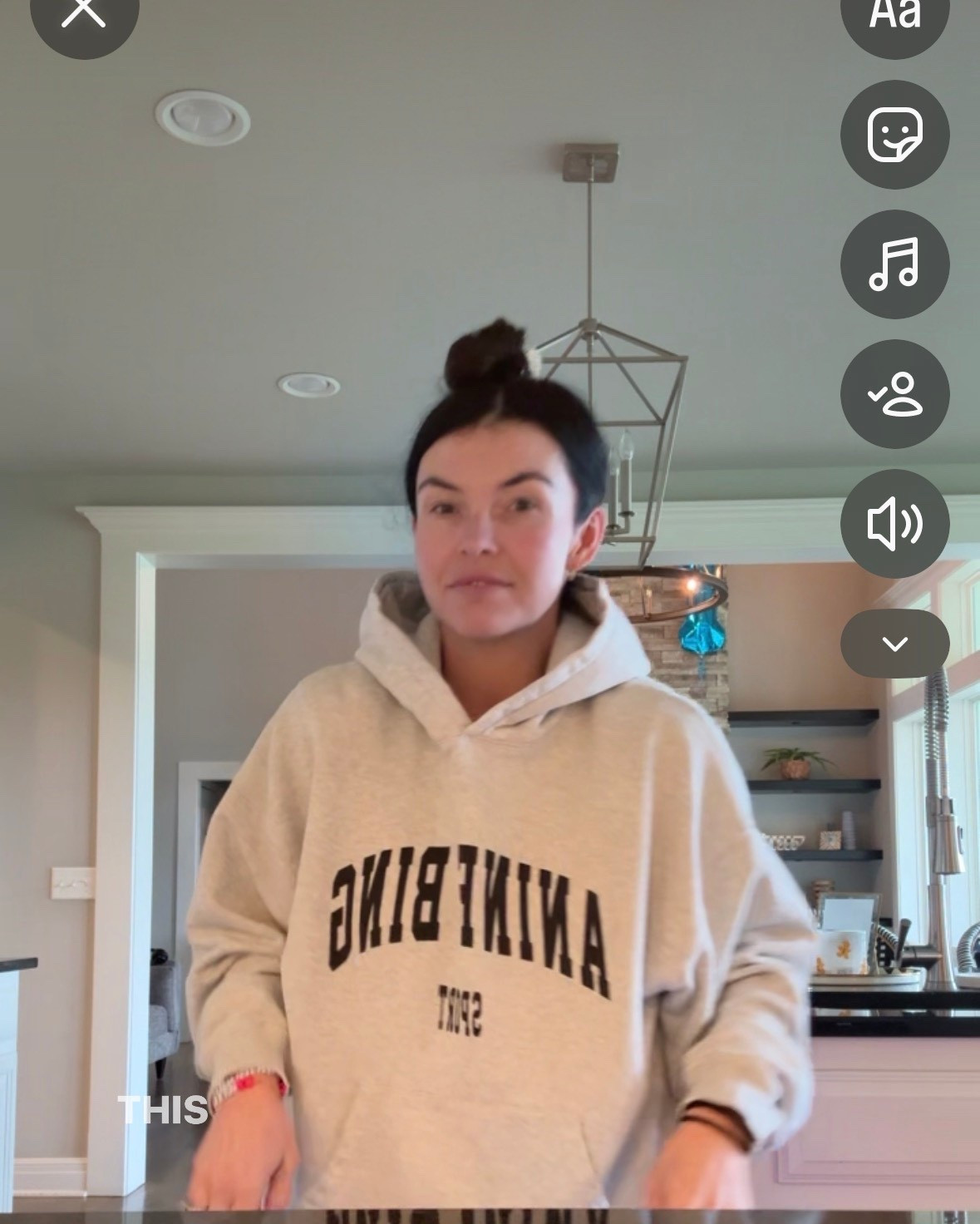 Favorite sweatshirt ever.
Worth the investment!
wearing a small

Sweatshirt, Anine bing, casual, mom fit