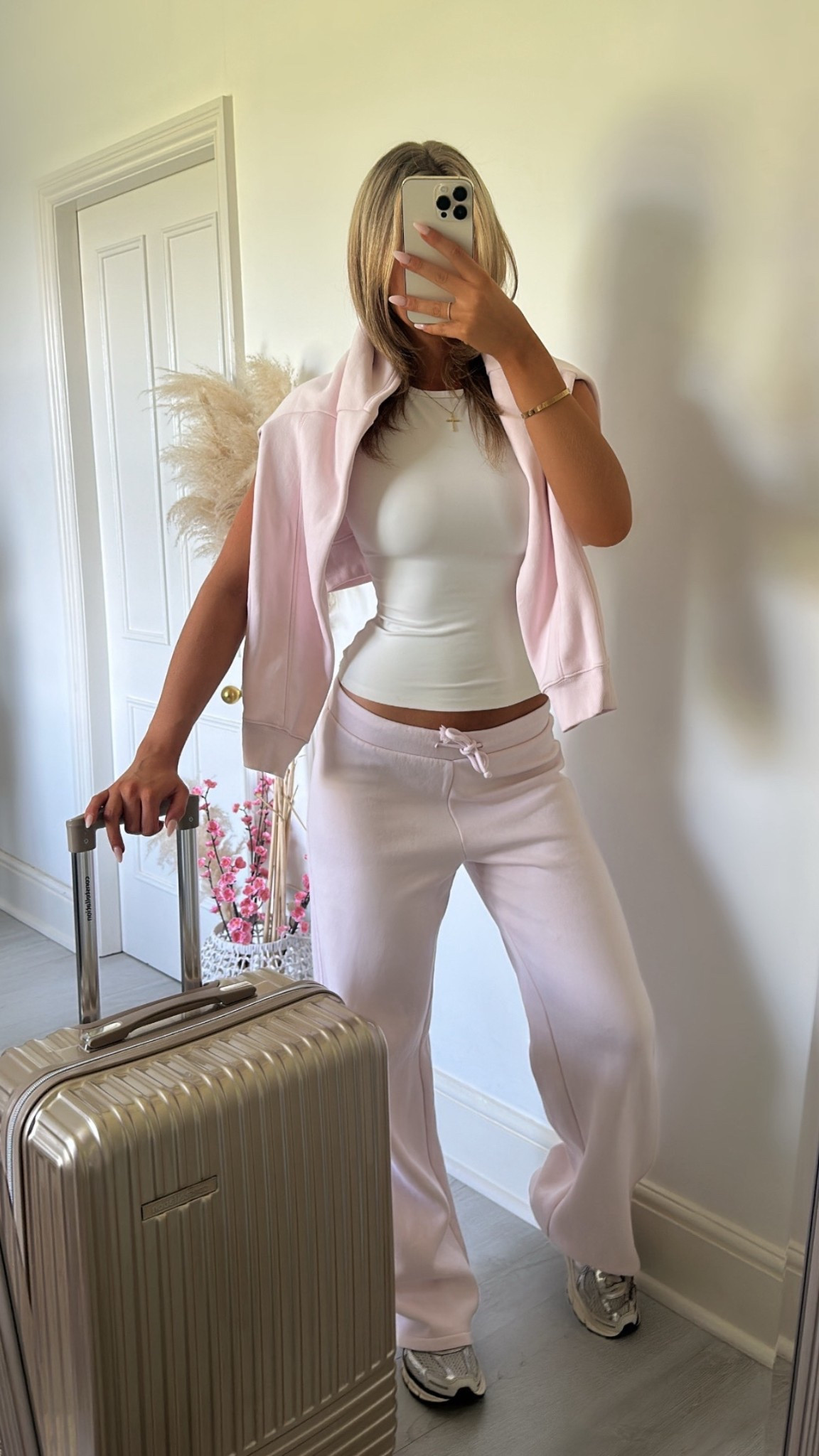 Airport Fit 🩷 

#LTKstyletip #LTKsummer #LTKtravel