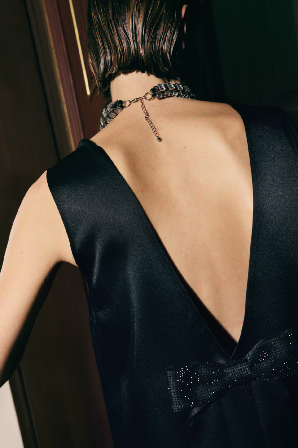 Deep-back dress - Black - Ladies | H&M GB | H&M (UK, MY, IN, SG, PH, TW, HK)