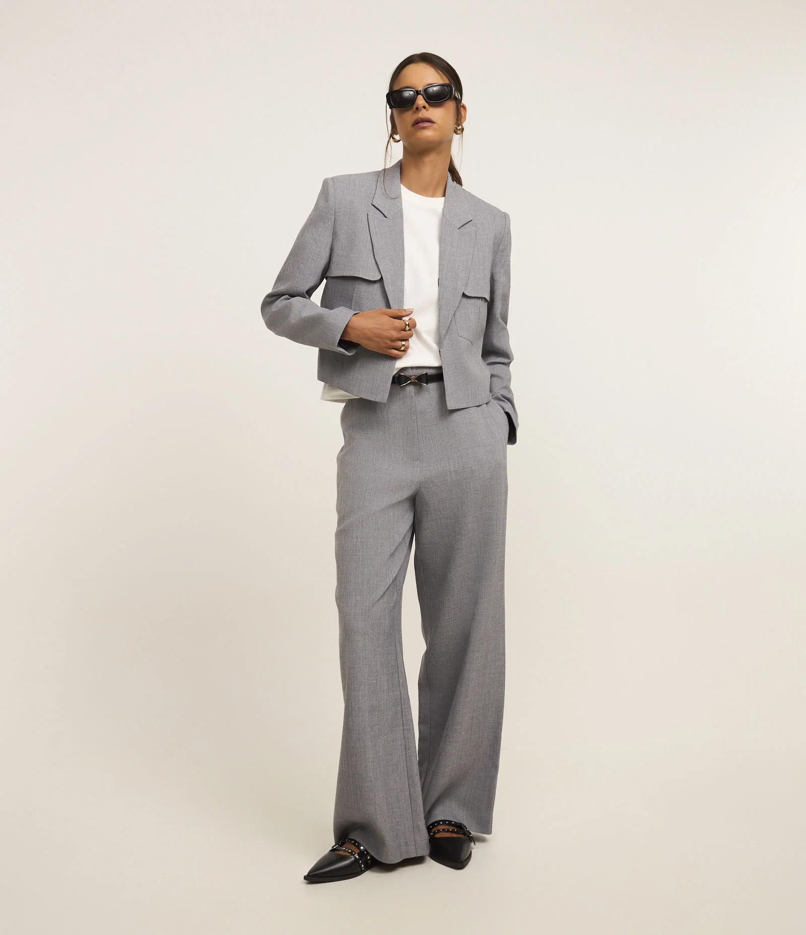 Calça Wide Leg Alfaitada com Cinto Estreito de Fivela Laço Cinza - Lojas Renner | Renner (BR)