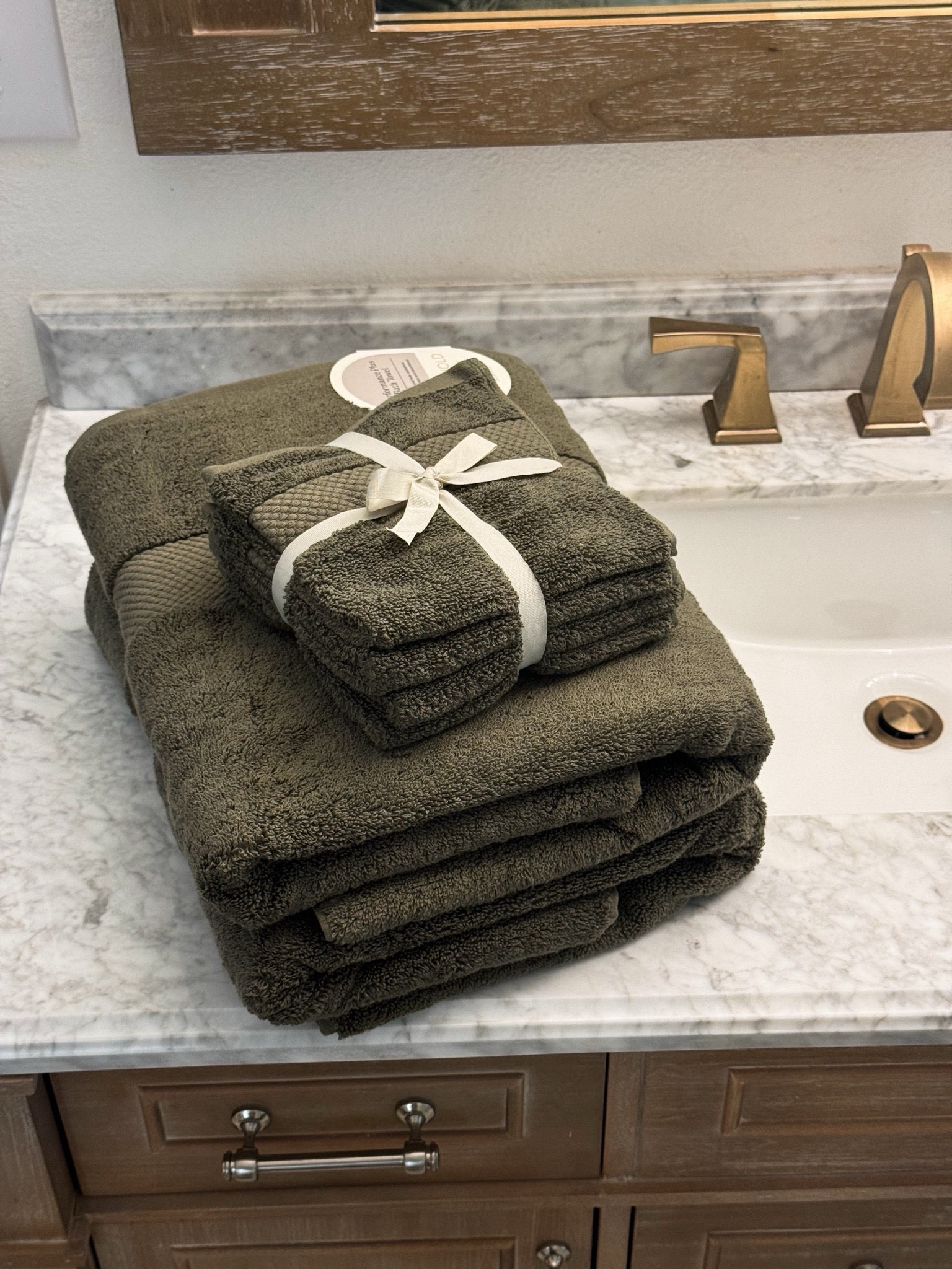 Target towels-home finds

#target #home #laurabeverlin 

#LTKHome #LTKGiftGuide #LTKFindsUnder50