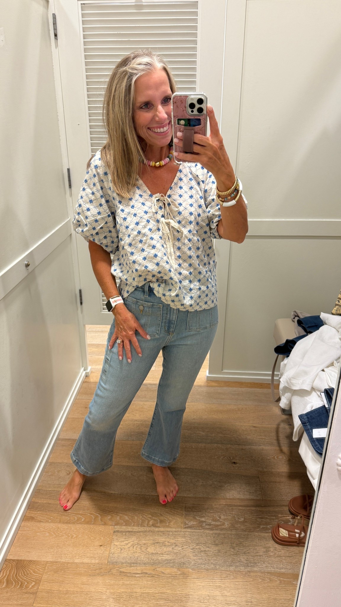 Size 26 jeans/ XS top 

#LTKOver40 #LTKSaleAlert #LTKFindsUnder100