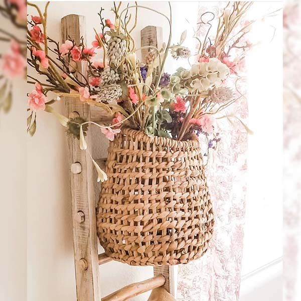WALL BASKET WITH FAUX LEATHER HANDLE | Decor Steals