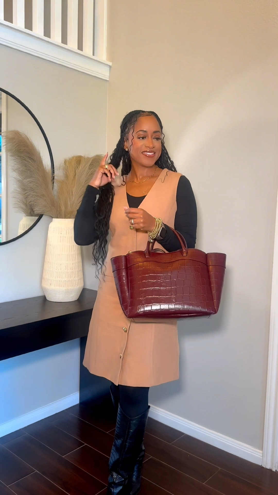 Fall outfit of the day with my go to fall bag!!