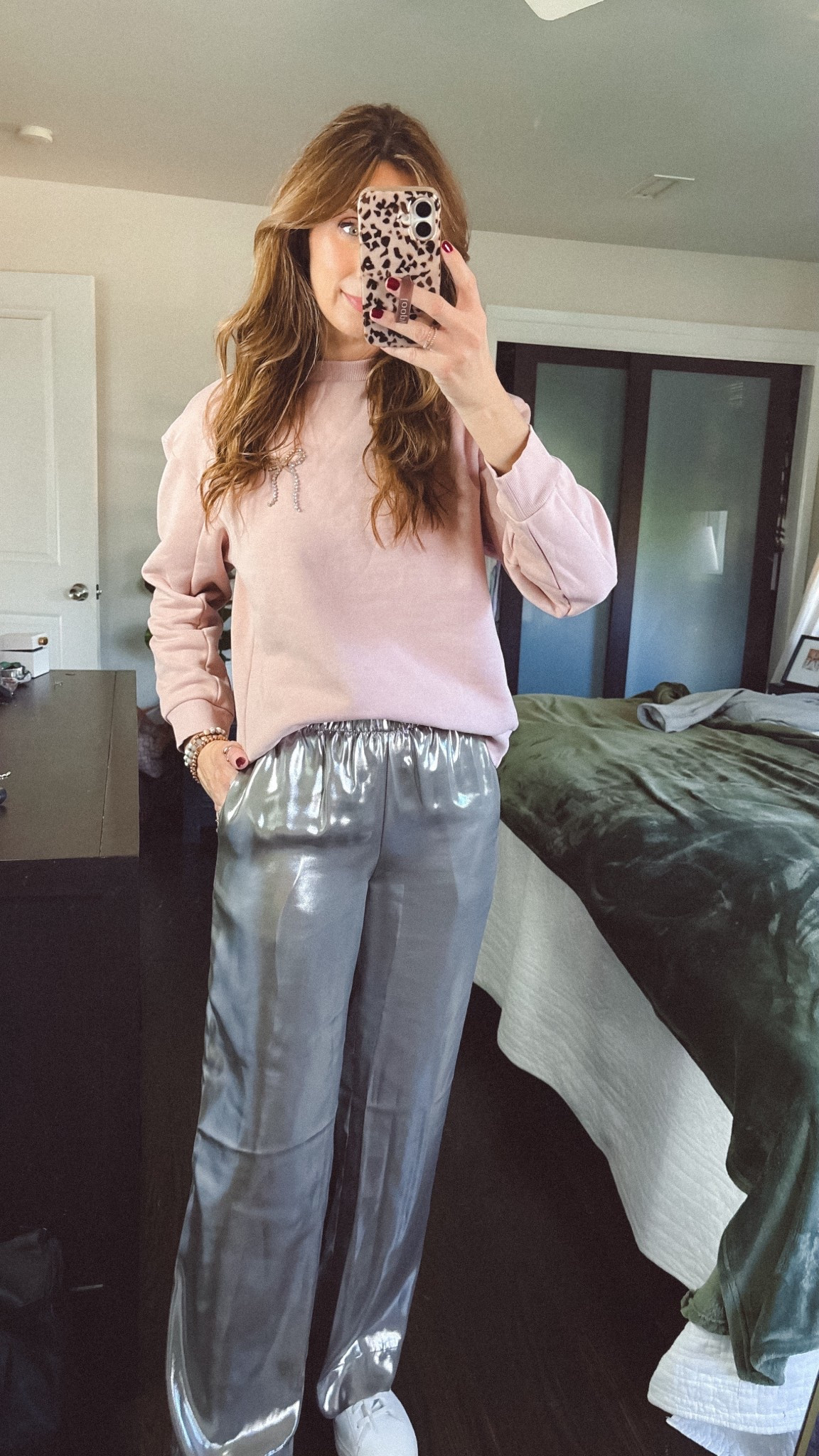 Target Holiday Outfit 🎁

Cutest pink bow sweatshirt paired with these fun metallic pull on pants

I’m wearing a small in the pants, but need a medium



#LTKHoliday #LTKGiftGuide #LTKFindsUnder50